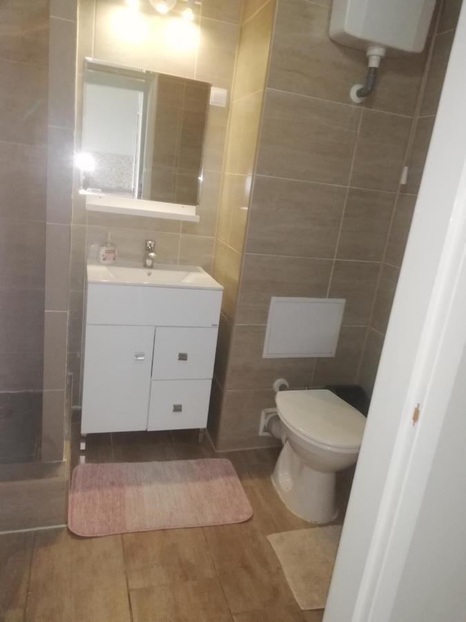 Апартаменты Dozsa Apartman Гёдёллё Экстерьер фото