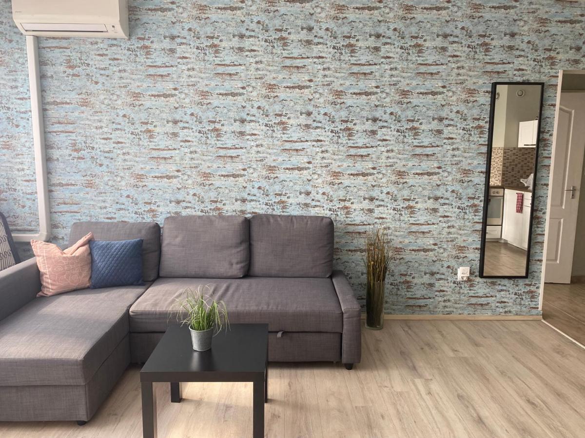 Апартаменты Dozsa Apartman Гёдёллё Экстерьер фото